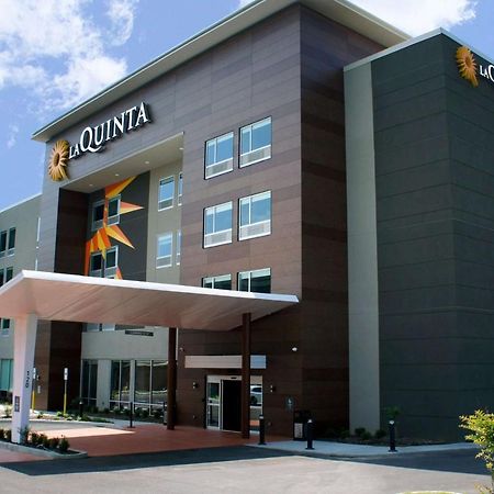La Quinta Inn & Suites By Wyndham Manchester - Arnold Afb Exterior photo